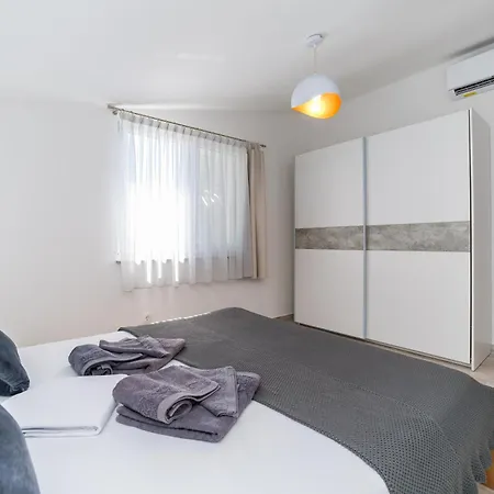 Zara Villa *