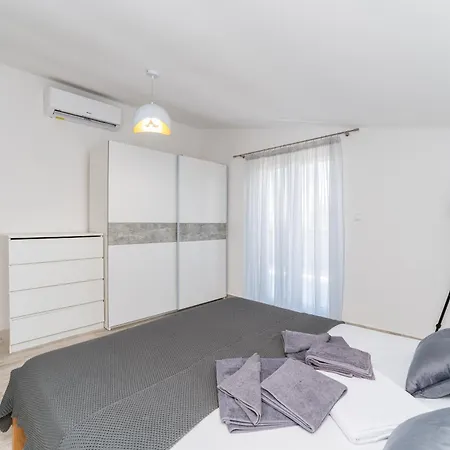 Zara Villa