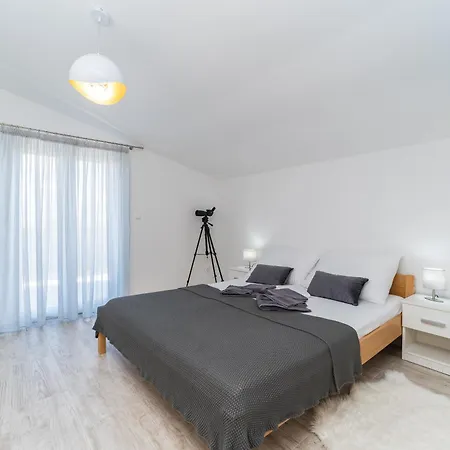 Zara Villa *