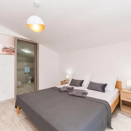 Villa Zara Nin
