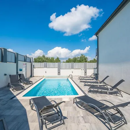 Zara Villa